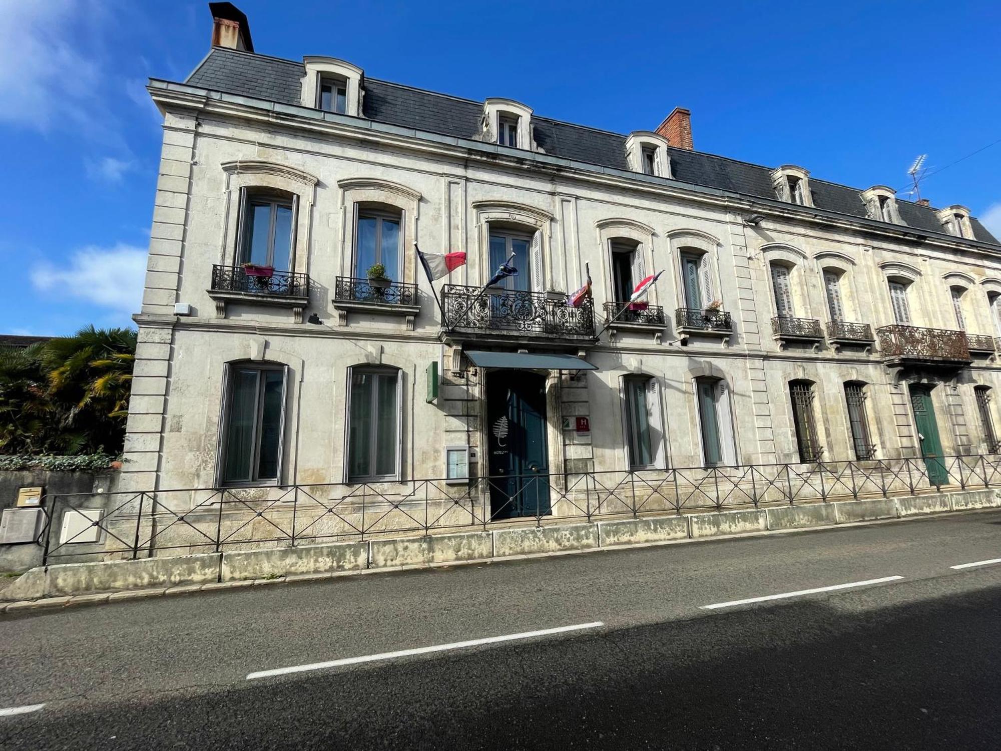 Le St Vincent Hotel Roquefort  Exterior photo